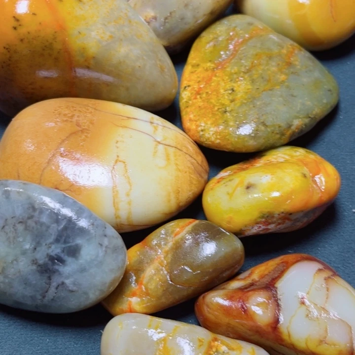 和田玉未镶嵌珠宝奇石