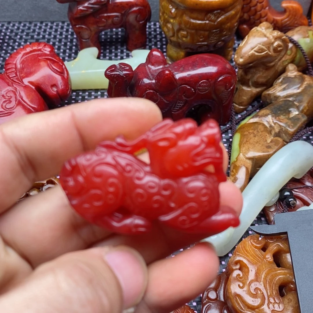 蛇纹石玉颈饰未镶嵌
