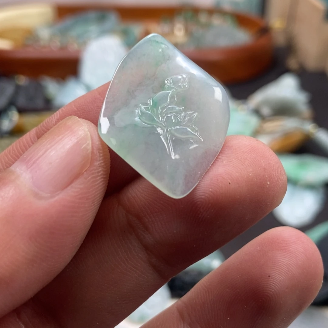 颈饰未镶嵌翡翠莲花