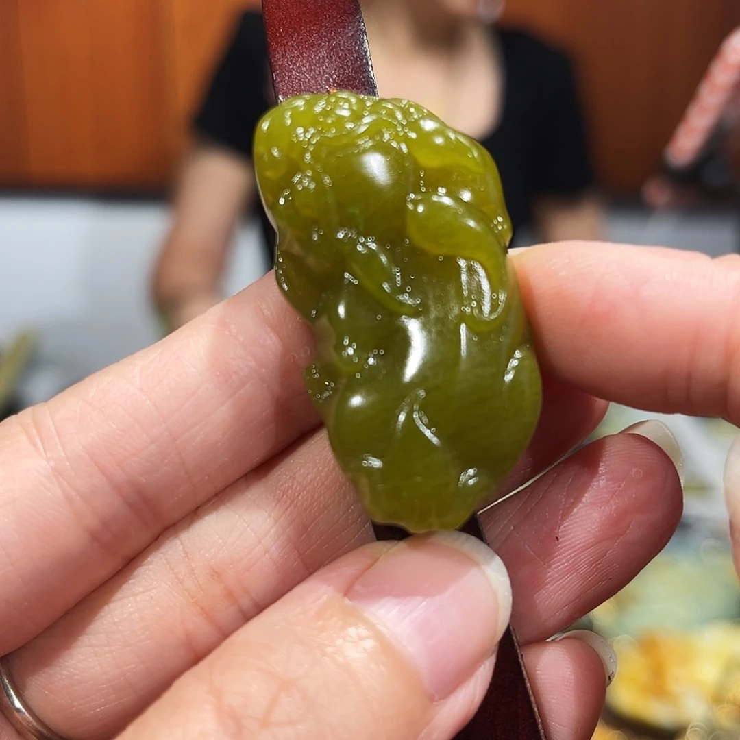 岫玉未镶嵌毛衣链