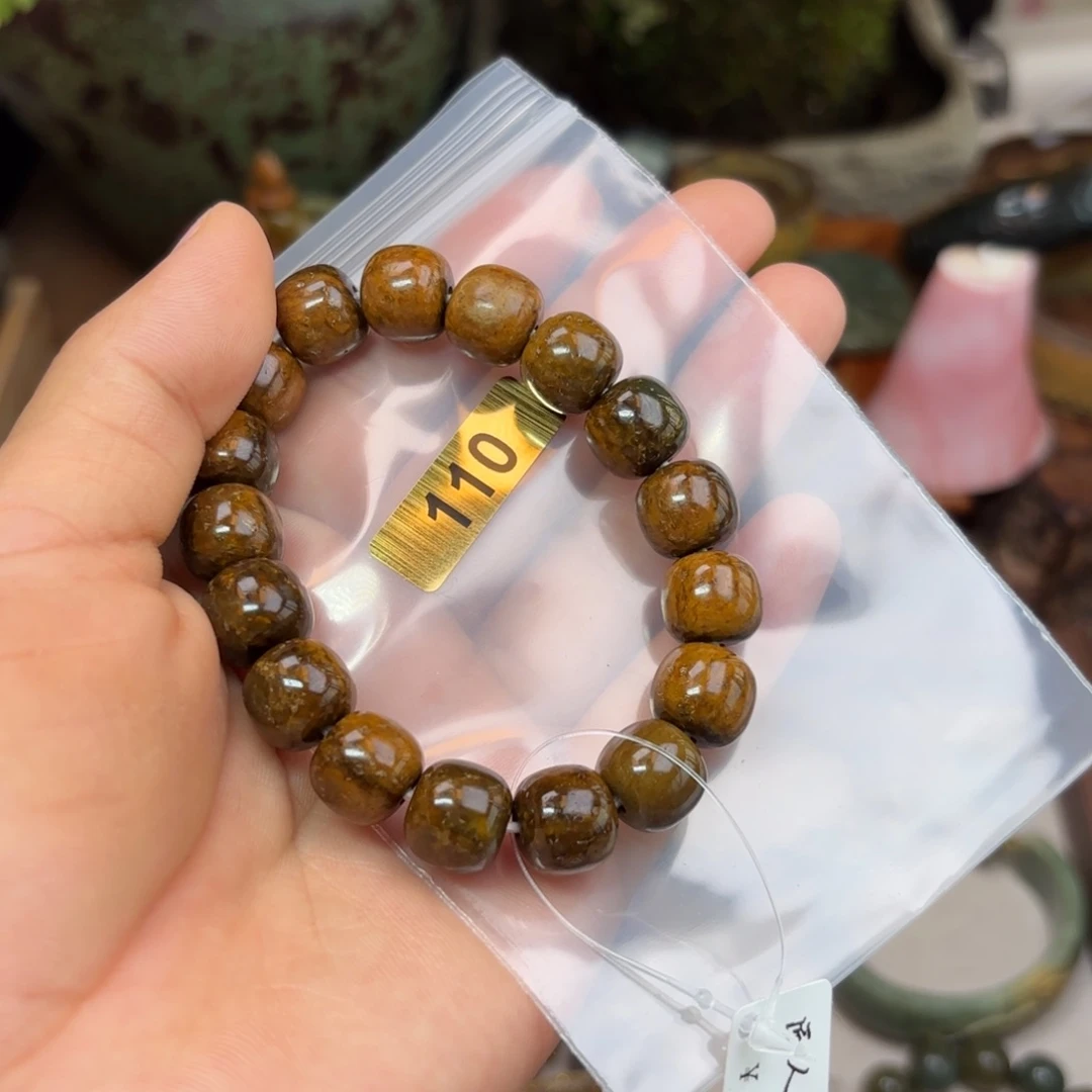 岫岩河磨玉（透闪石质玉）未镶嵌颈饰不**埃