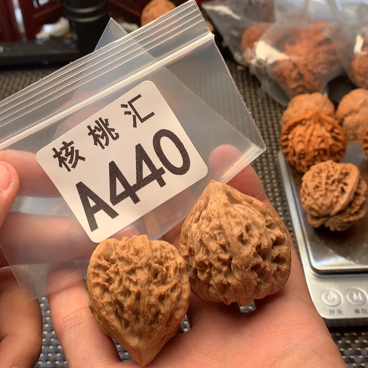 文玩核桃吊坠赤练蛇