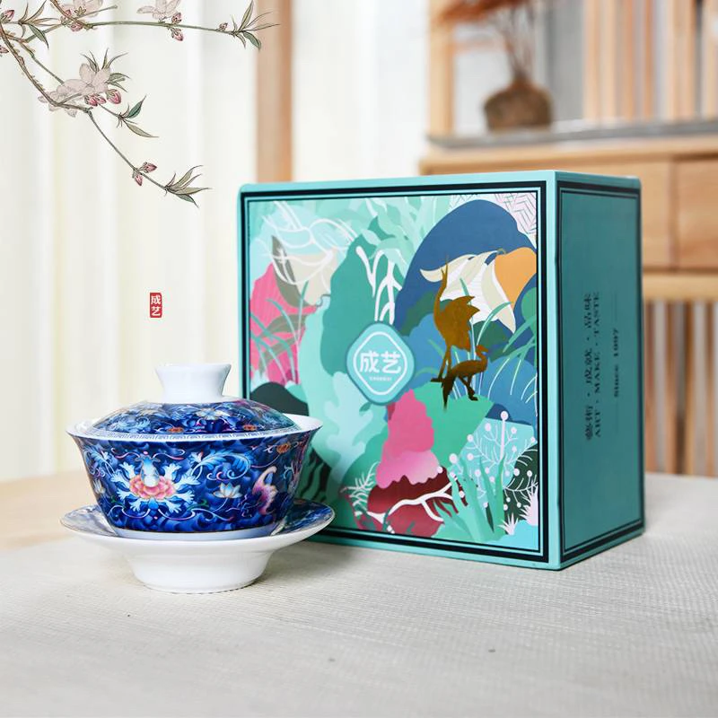 高档青花白瓷三才盖碗陶瓷茶具礼盒装泡茶碗手工复古中式带盖缠枝