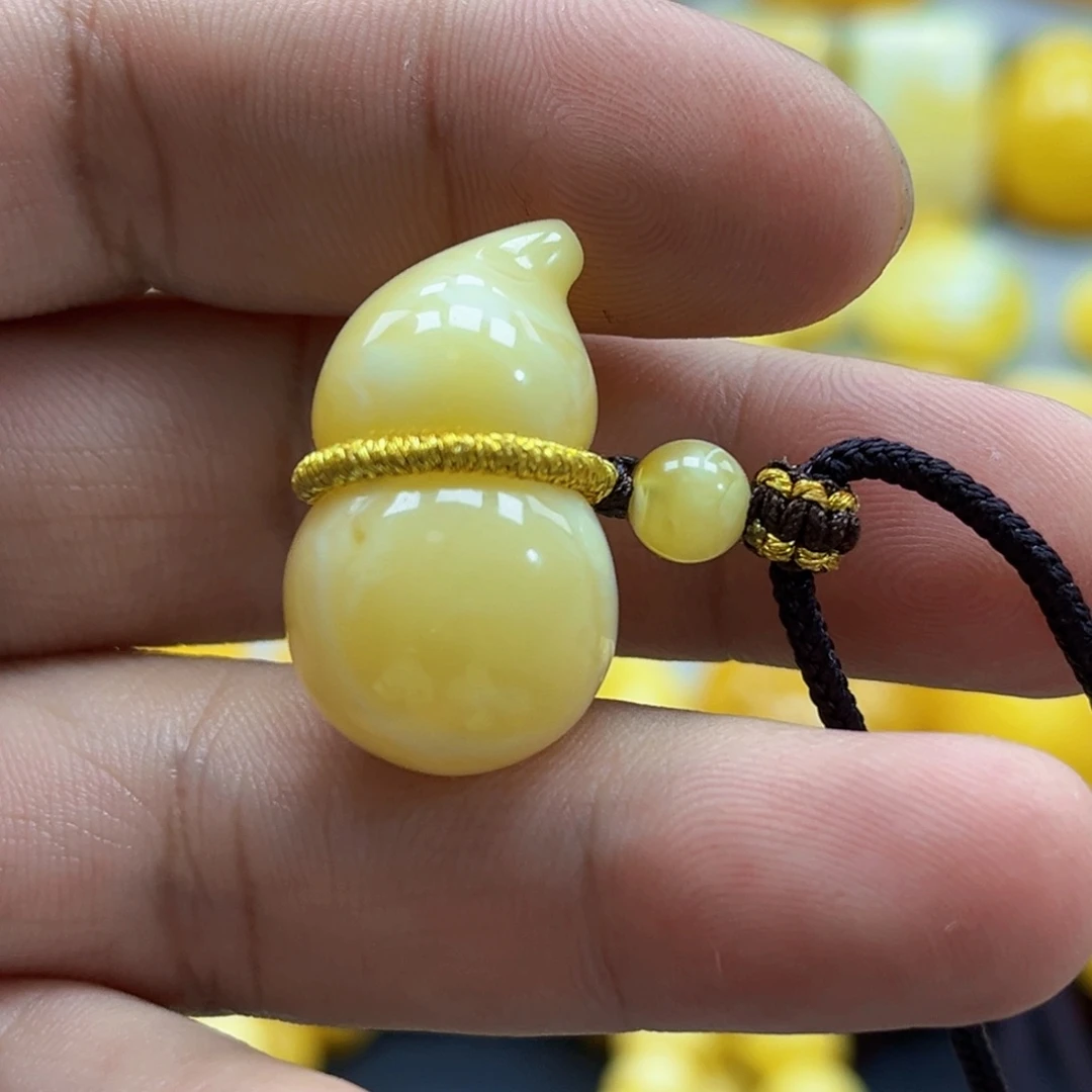 蜜蜡未镶嵌珠宝奇石