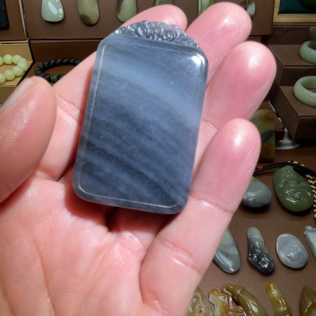 八***财和田玉未镶嵌颈饰