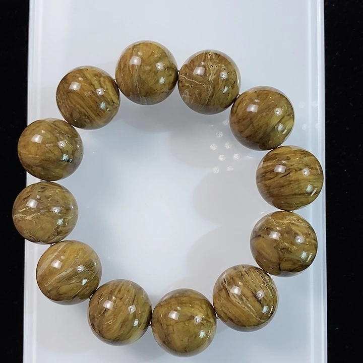 琥珀颈饰未镶嵌一