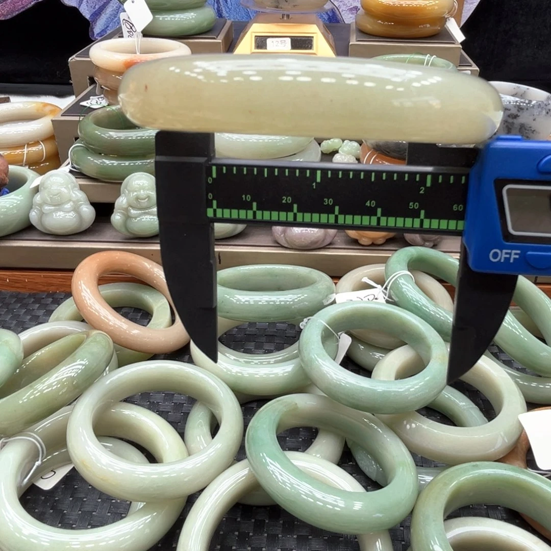 石英质玉合金手镯