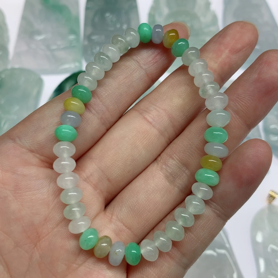 翡翠未镶嵌颈饰女神手串