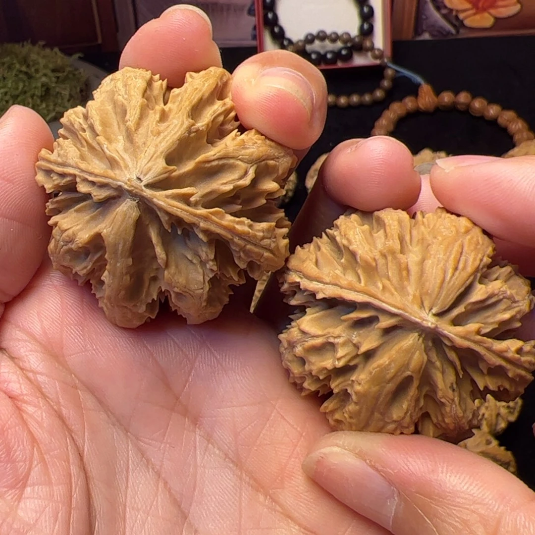 文玩核桃把件庭***秋秦岭野生文玩核桃