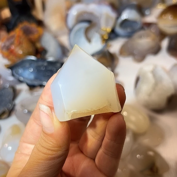 玛瑙/玉髓无未镶嵌巴西水晶柱