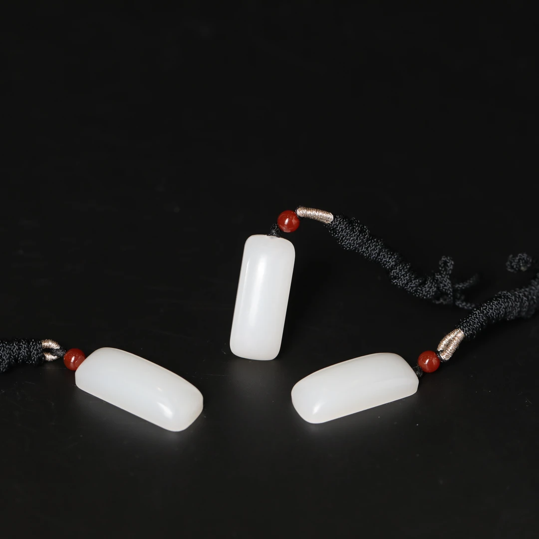 白玉小无事牌（多样性发货发其一）约30*12*7.5mm+约7-9gS0221-31