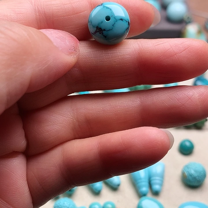 绿松石未镶嵌颈饰