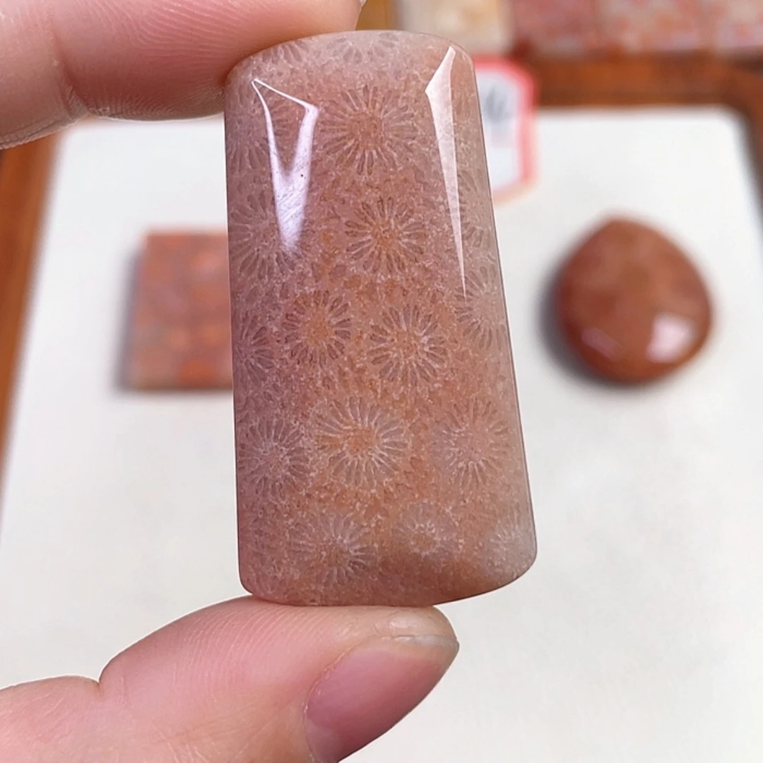 【闪购商品】硅化玉吊坠(赠链)未镶嵌懒*