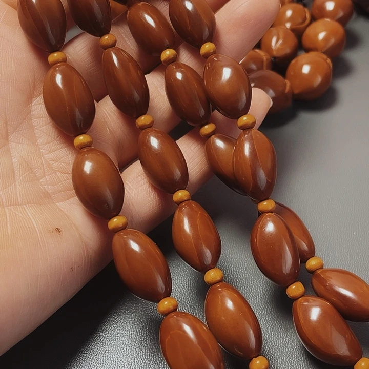 1.3脖挂，橄榄核雕工艺