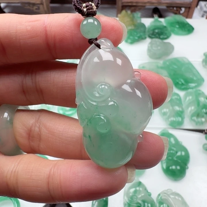 石英质玉颈饰未镶嵌