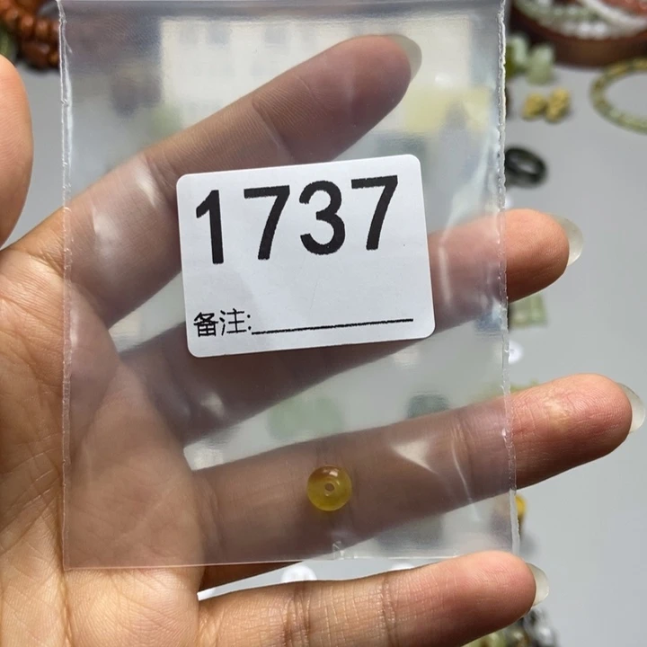 不***哥未镶嵌蛇纹石玉颈饰