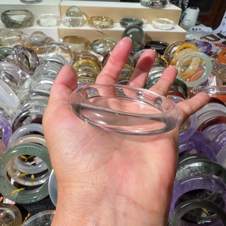 未镶嵌手镯水晶?天然白水晶手镯
