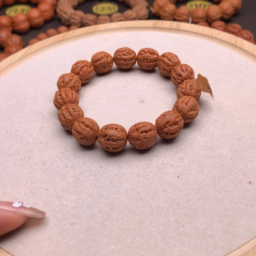 文玩核桃手串八棱