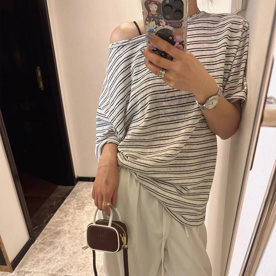 条纹斜肩短袖T恤女夏季2025新款宽松显瘦单露肩毛边休闲时尚上衣