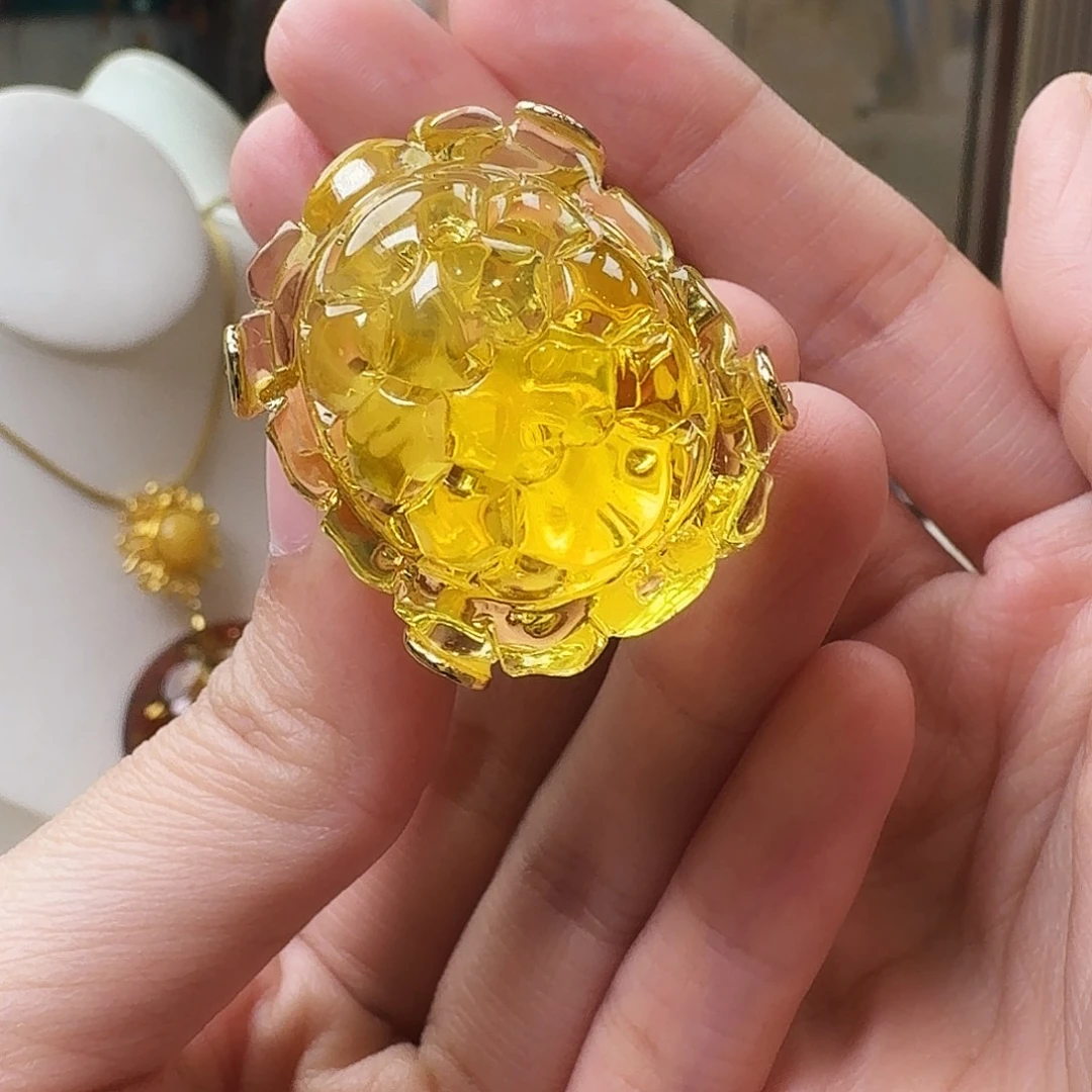 琥珀未镶嵌颈饰戒指