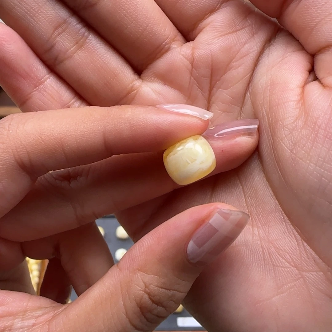 琥珀未镶嵌珠宝奇石11.1