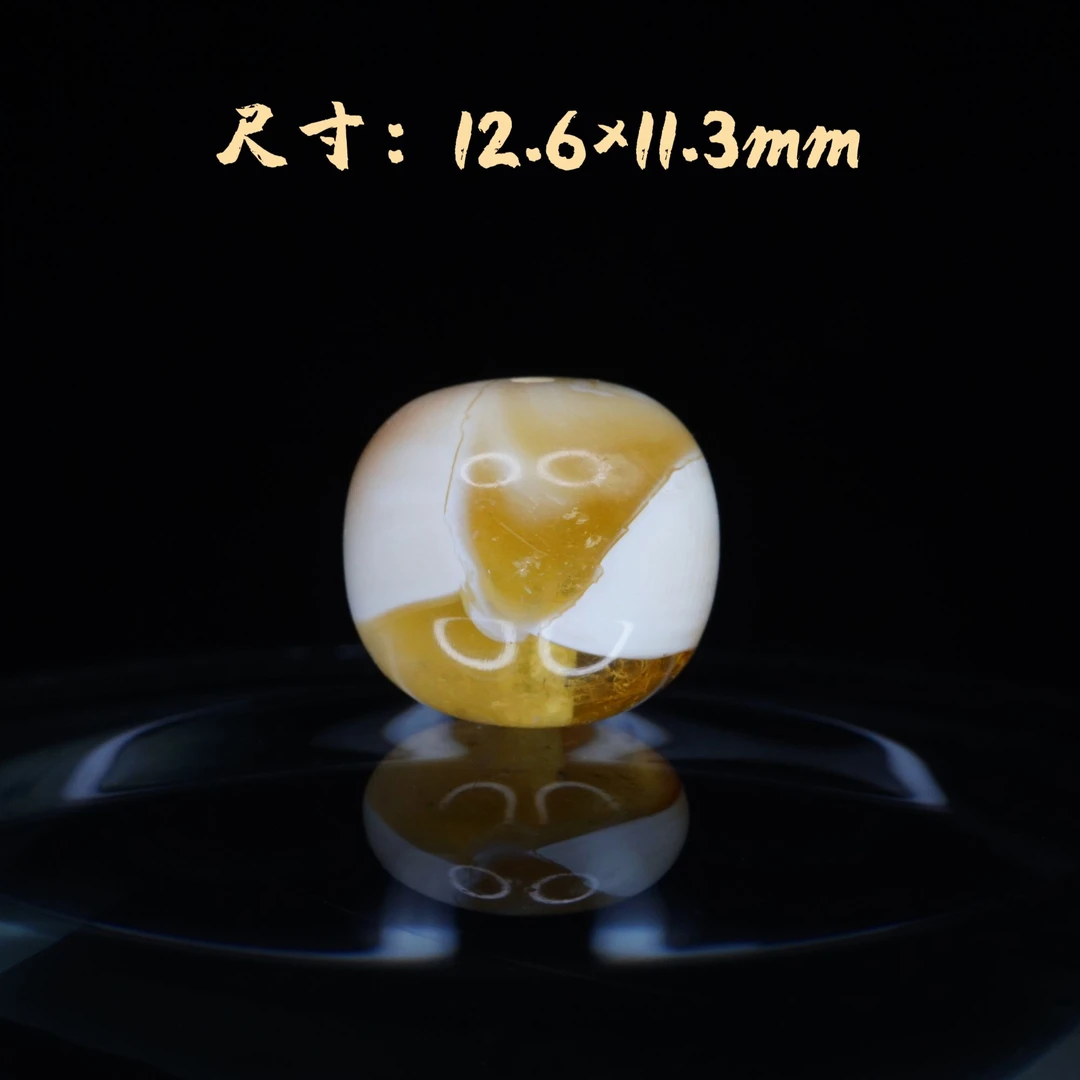 12.6mm金瓷白溶洞沁色妖老型  天然琥珀蜜蜡精品文玩配饰，有冰花