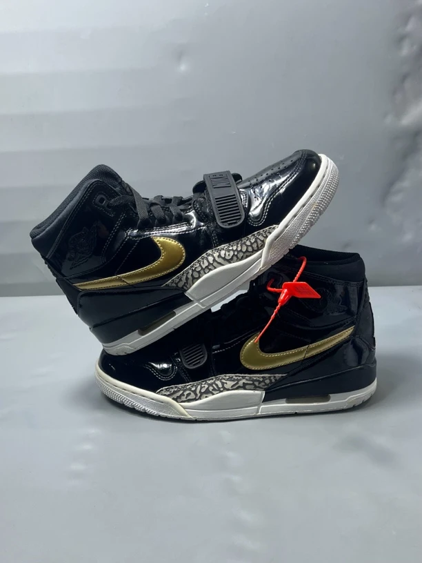 42码 95新/air jordan312黑金/板鞋 公价2399
