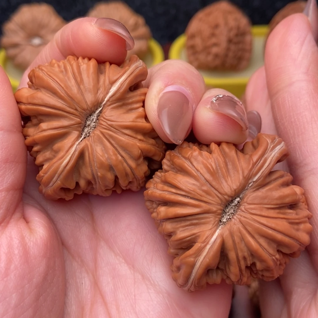 把件文玩核桃44老树 红皮 四座楼