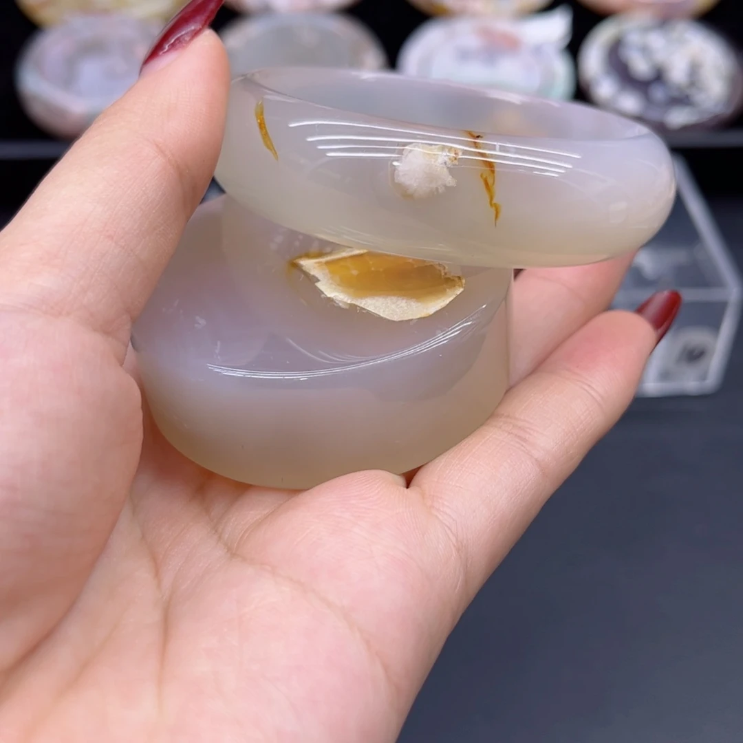 玛瑙/玉髓手镯未镶嵌56