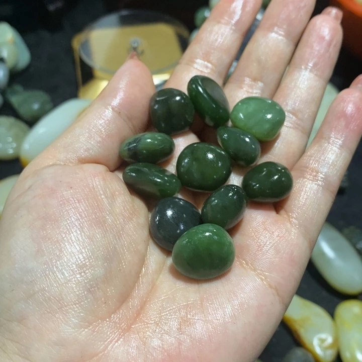 王***{和田玉未镶嵌挂件