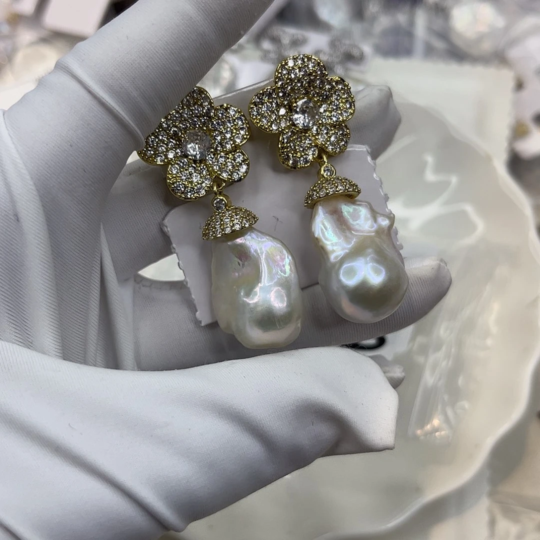 淡水珍珠合金耳饰