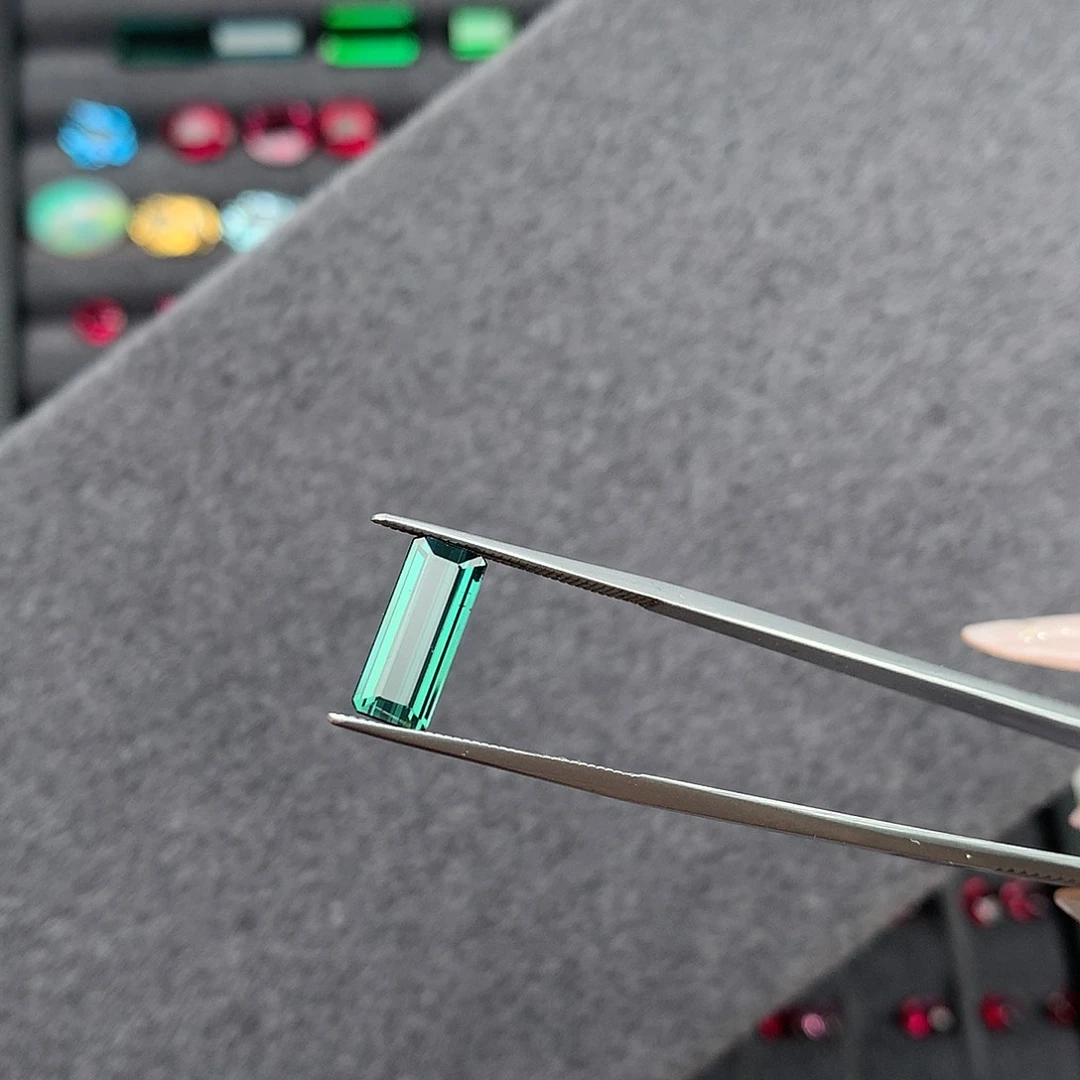 裸石未镶嵌碧玺1.76克拉