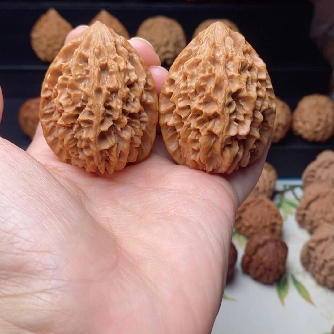 文玩核桃吊坠招财鼠