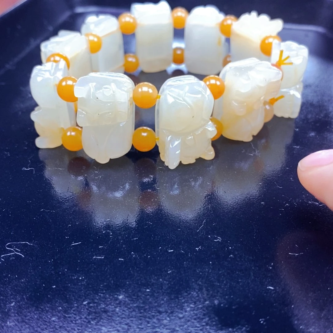 石英质玉未镶嵌颈饰