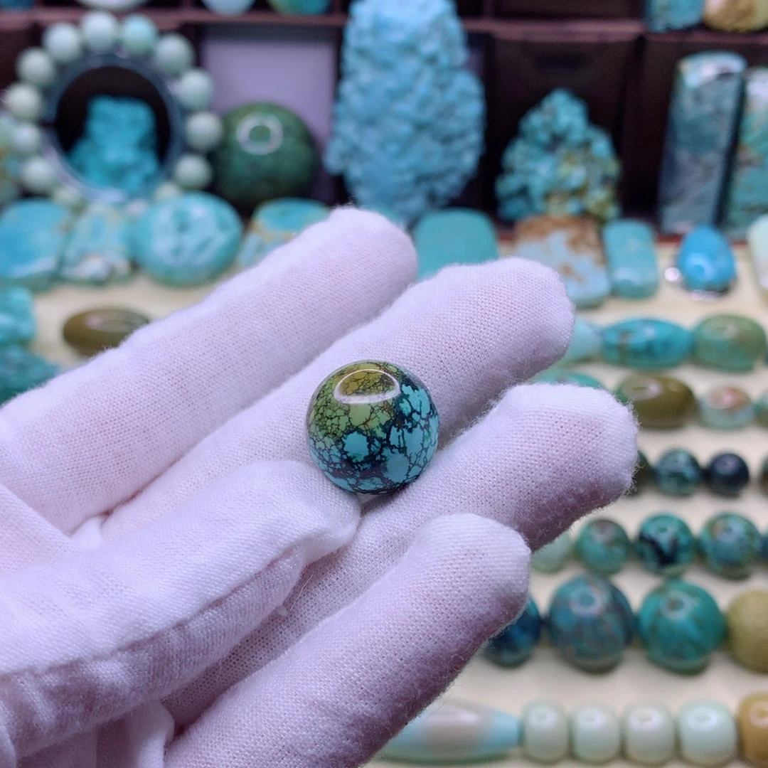 绿松石颈饰未镶嵌画*