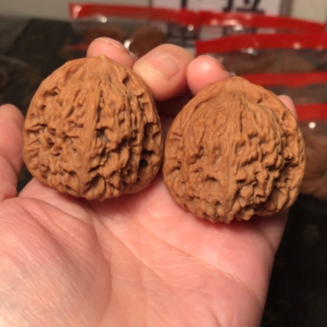 【闪购商品】文玩核桃把件南疆石40