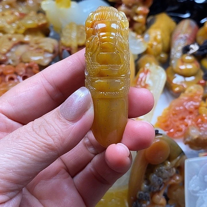 有***年石英质玉（黄龙玉）合金颈饰