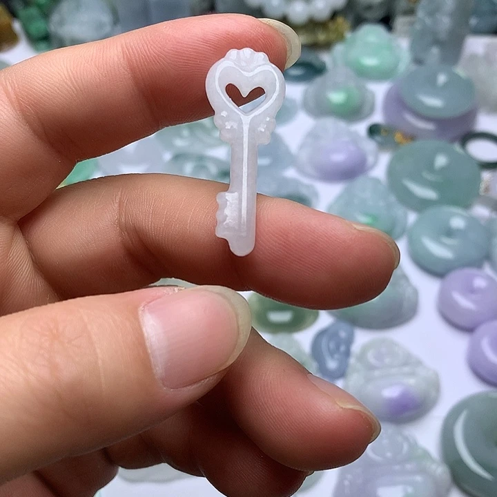 翡翠未镶嵌颈饰天然翡翠