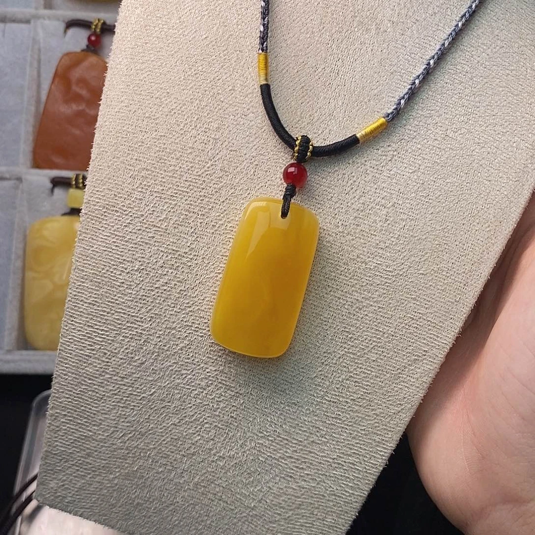 未镶嵌琥珀珠宝奇石