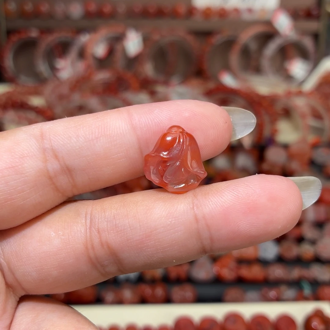 南红玛瑙未镶嵌颈饰滴溜玉兰花