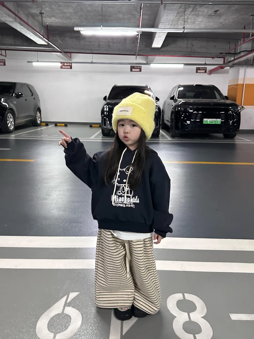 甜小七2025年冬季新款女童韩版KT卫衣条纹休闲裤加绒套装