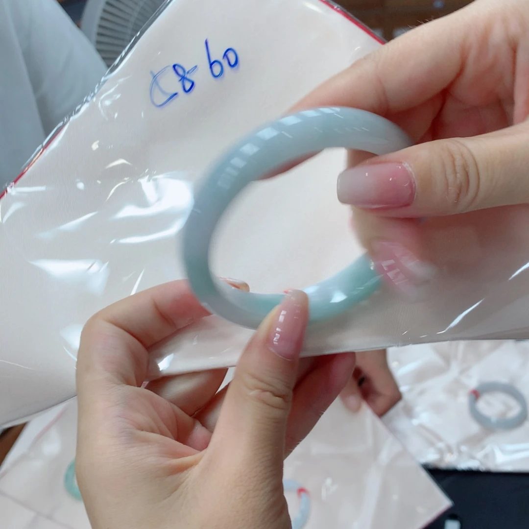 翡翠手镯未镶嵌买断