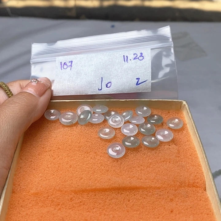 用***8定制翡翠未镶嵌不退