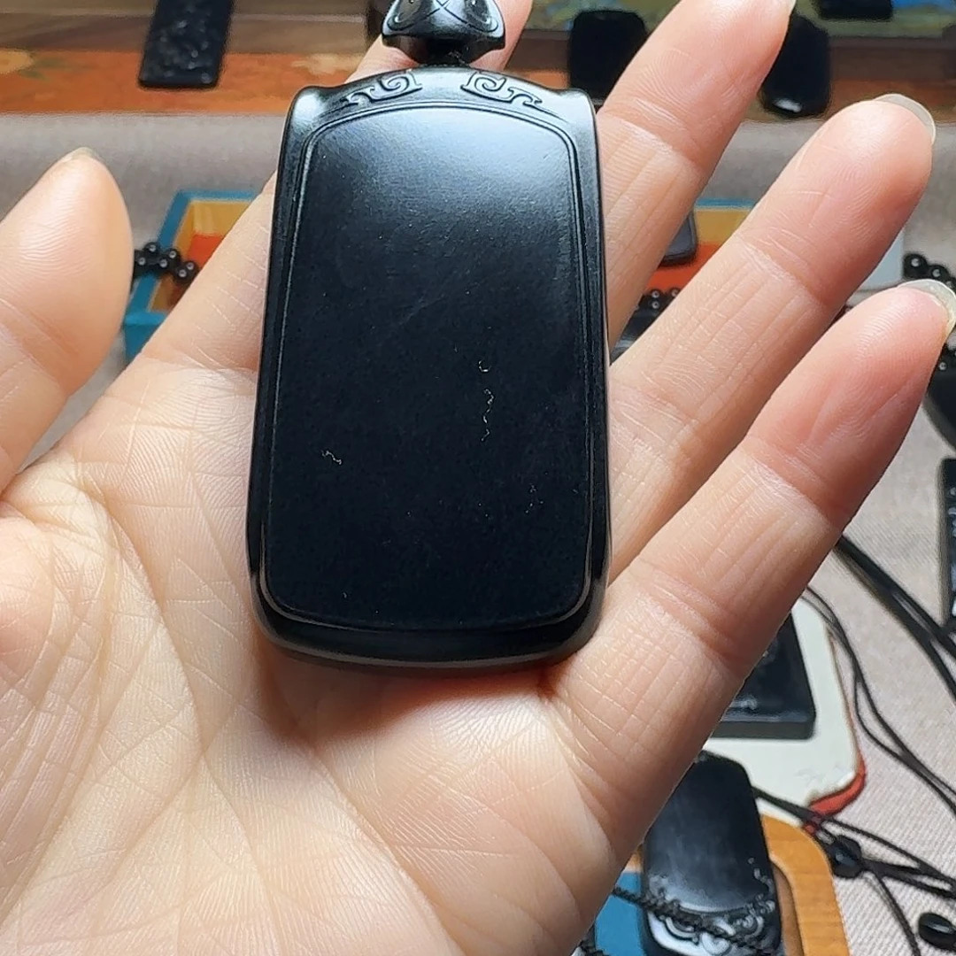 阳****和田玉未镶嵌颈饰