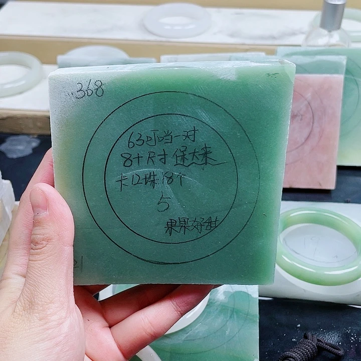 石英质玉手镯未镶嵌定制
