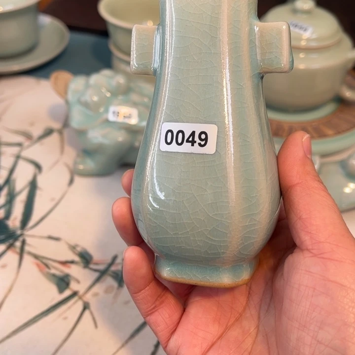 摆件瓷0049小瓶子