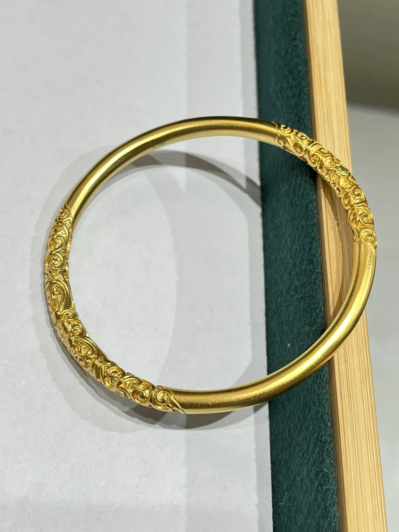 曼总严选-卷草纹手镯