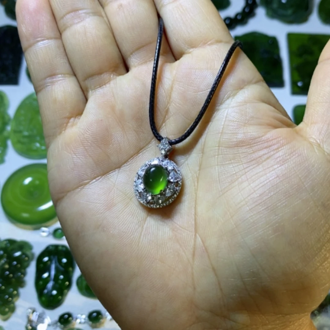 【闪购商品】银S925镶嵌蛇纹石玉颈饰