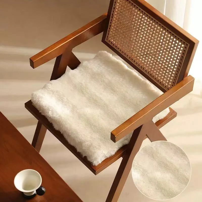 OutMan-<暖兔绒座垫>44*45适用椅子车辆等