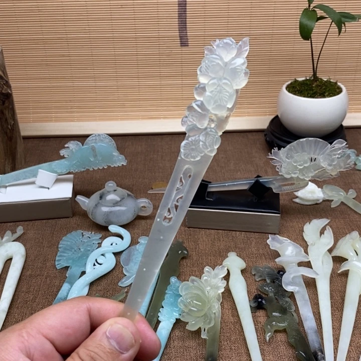奶***菜蛇纹石玉未镶嵌发簪